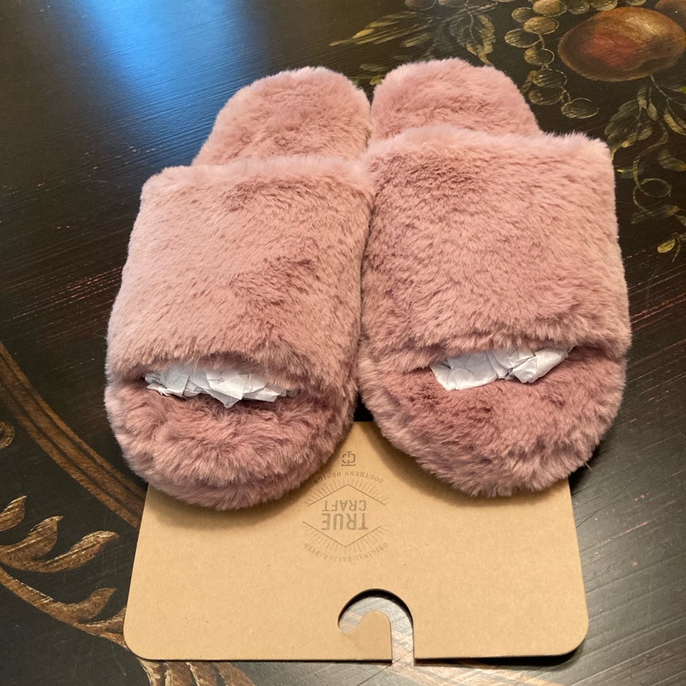 Cozy slippers NWT